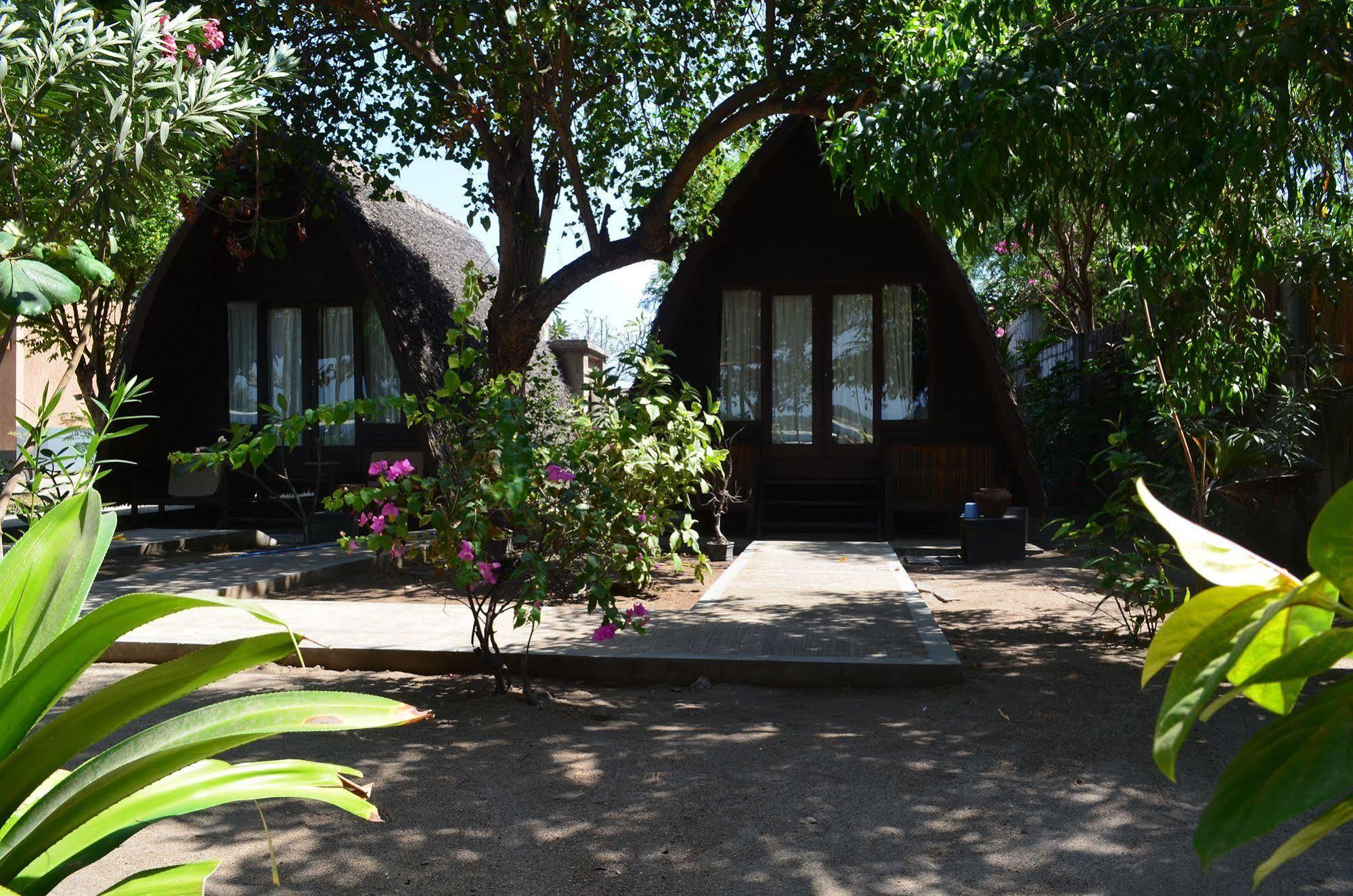 Good Heart Resort Gili Trawangan Exterior foto